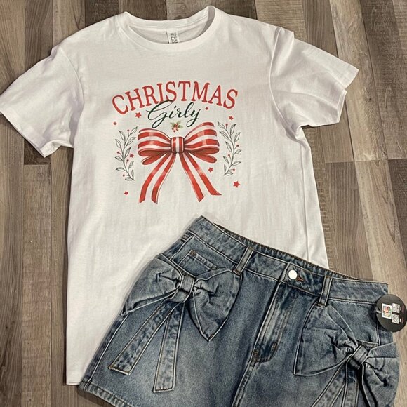 Ladies White Christmas Girly Coquette Bow Crew Neck Tee - Picture 1 of 2